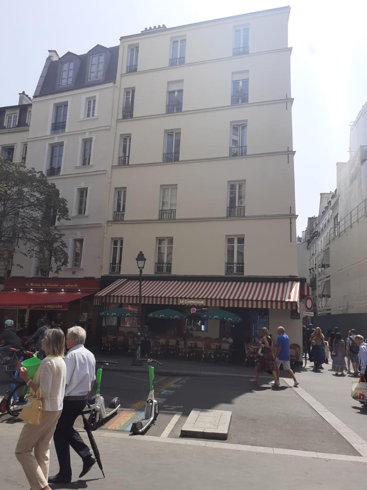 Parisinteriorsrentals - Beautiful Le Marais Notre Dame Appartement Екстериор снимка